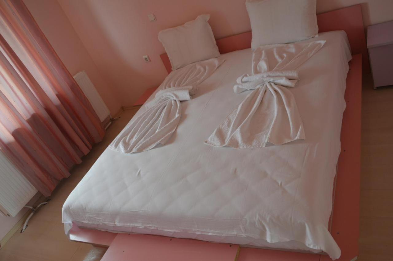 Complex Exotica Hotel Lozenec Kültér fotó